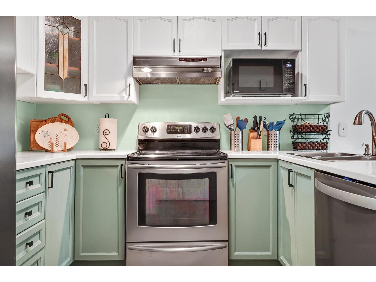 102 9045 WALNUT GROVE DRIVE, Langley