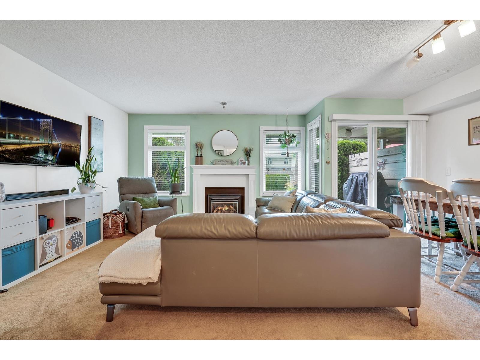 102 9045 WALNUT GROVE DRIVE, Langley