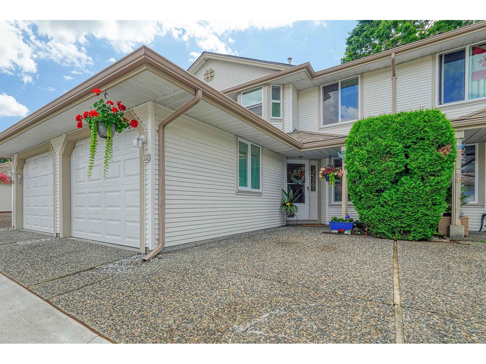 102 9045 WALNUT GROVE DRIVE, Langley