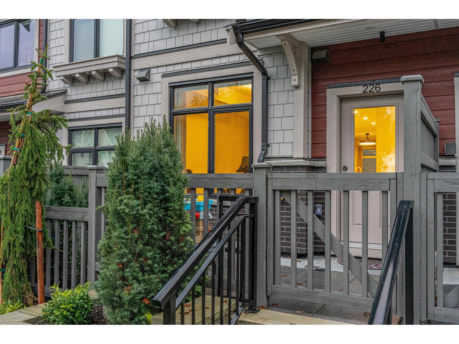 226 6951 204 STREET, Langley