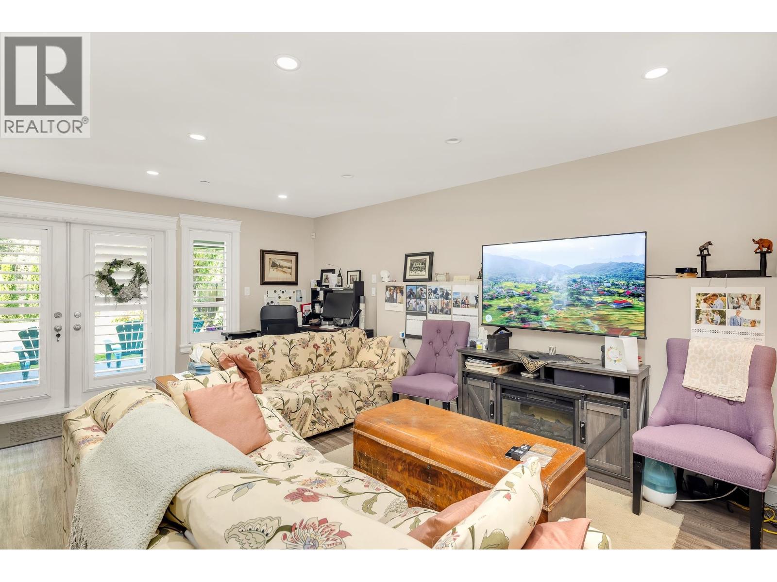 1020 JAY CRESCENT, Squamish