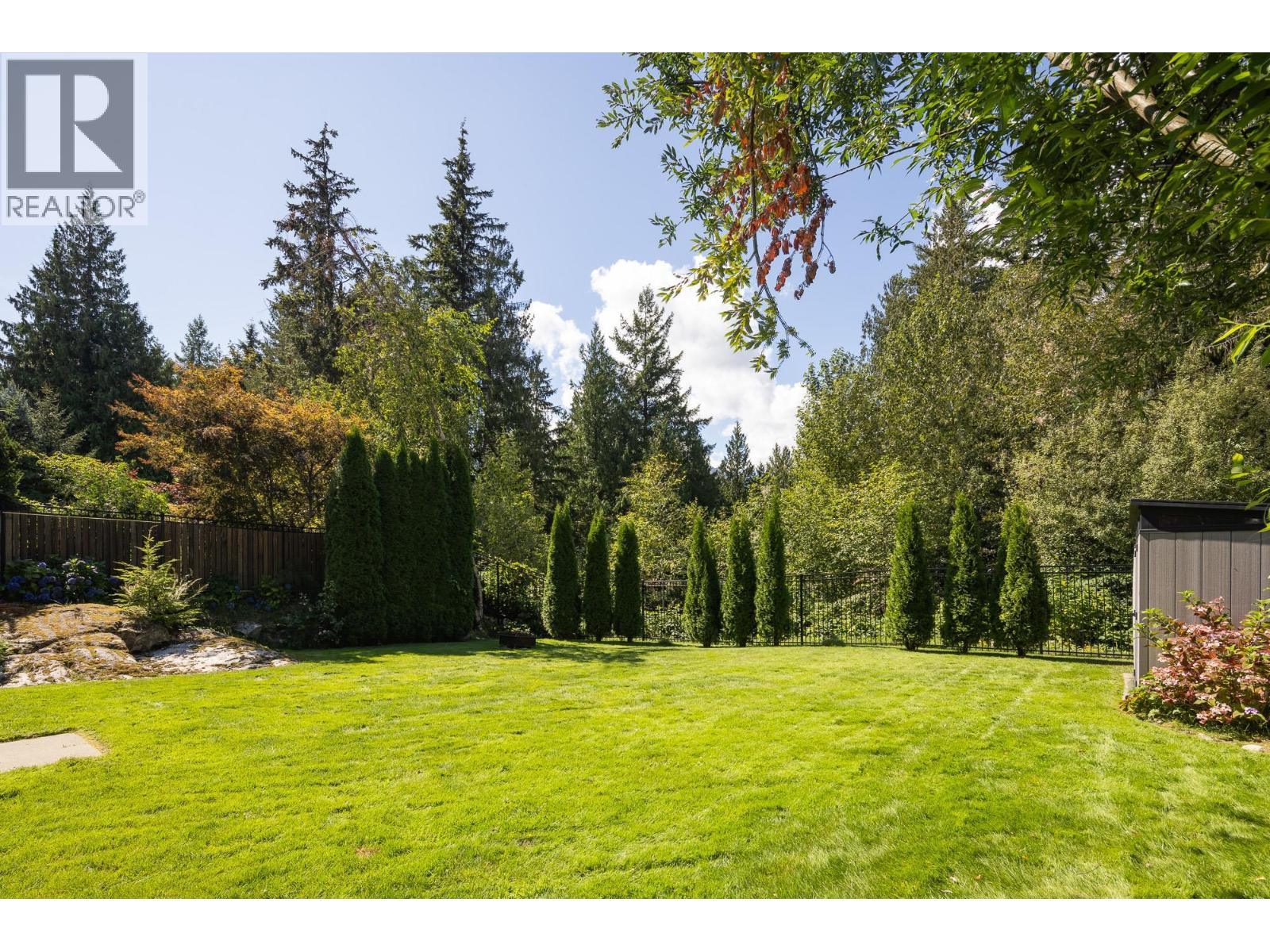 1020 JAY CRESCENT, Squamish