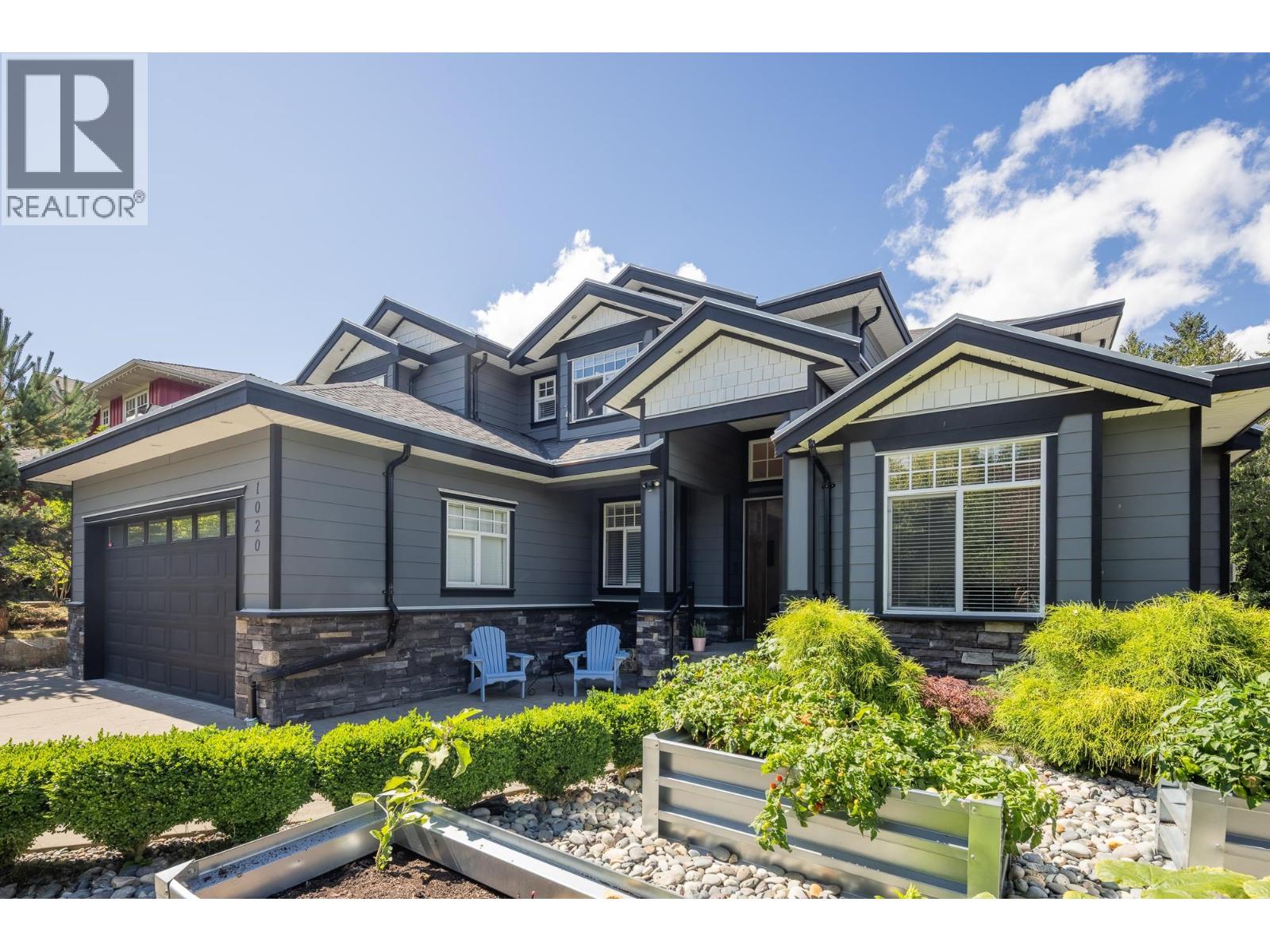 1020 JAY CRESCENT, Squamish