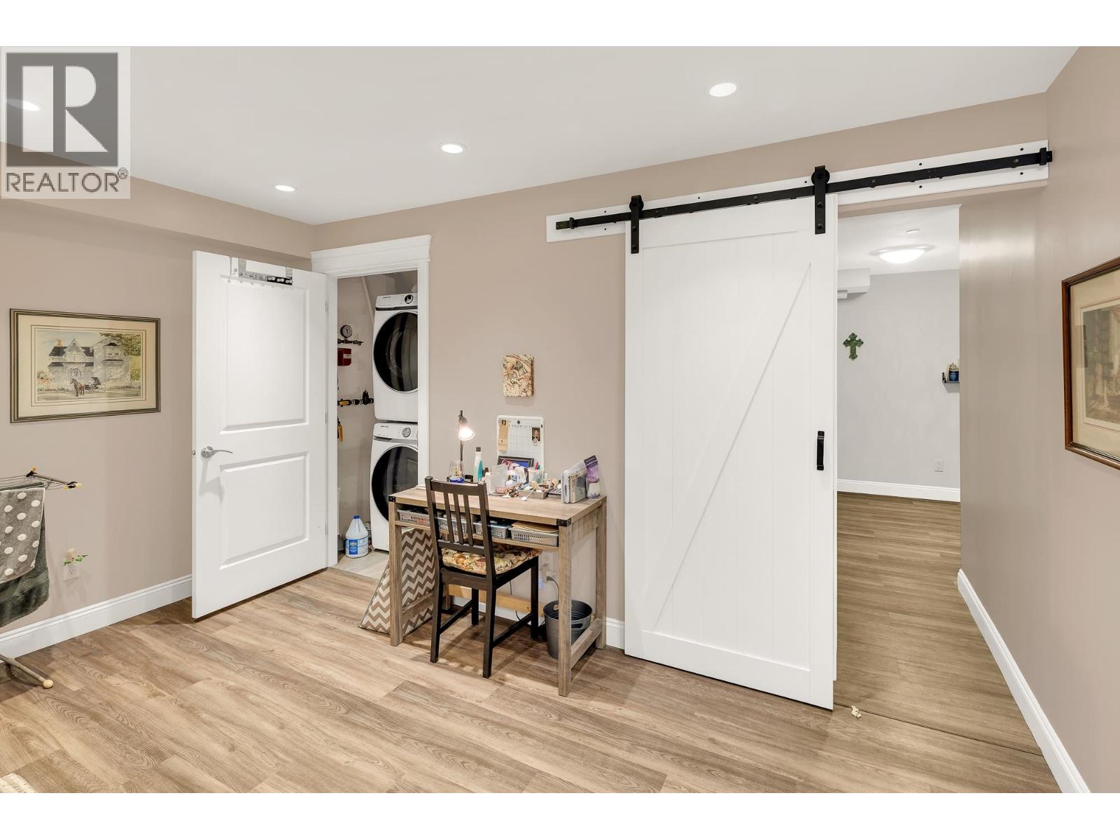 1020 JAY CRESCENT, Squamish