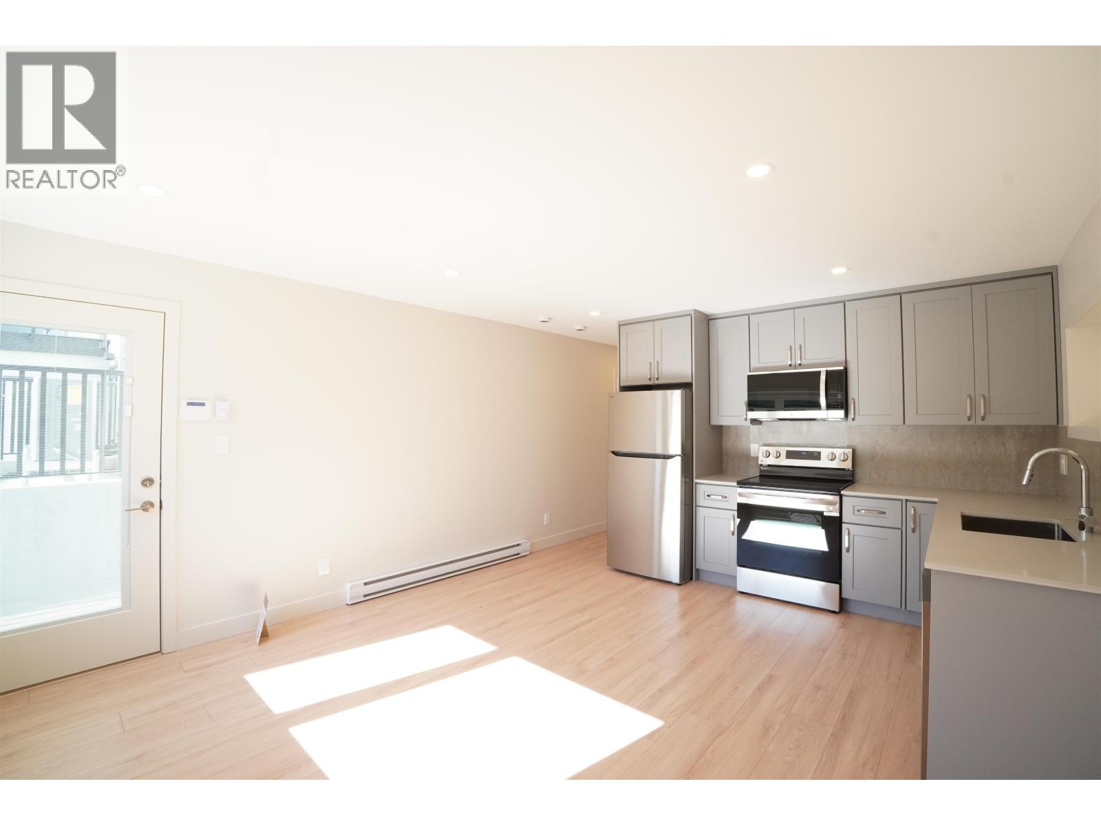 6252 KITCHENER STREET, Burnaby