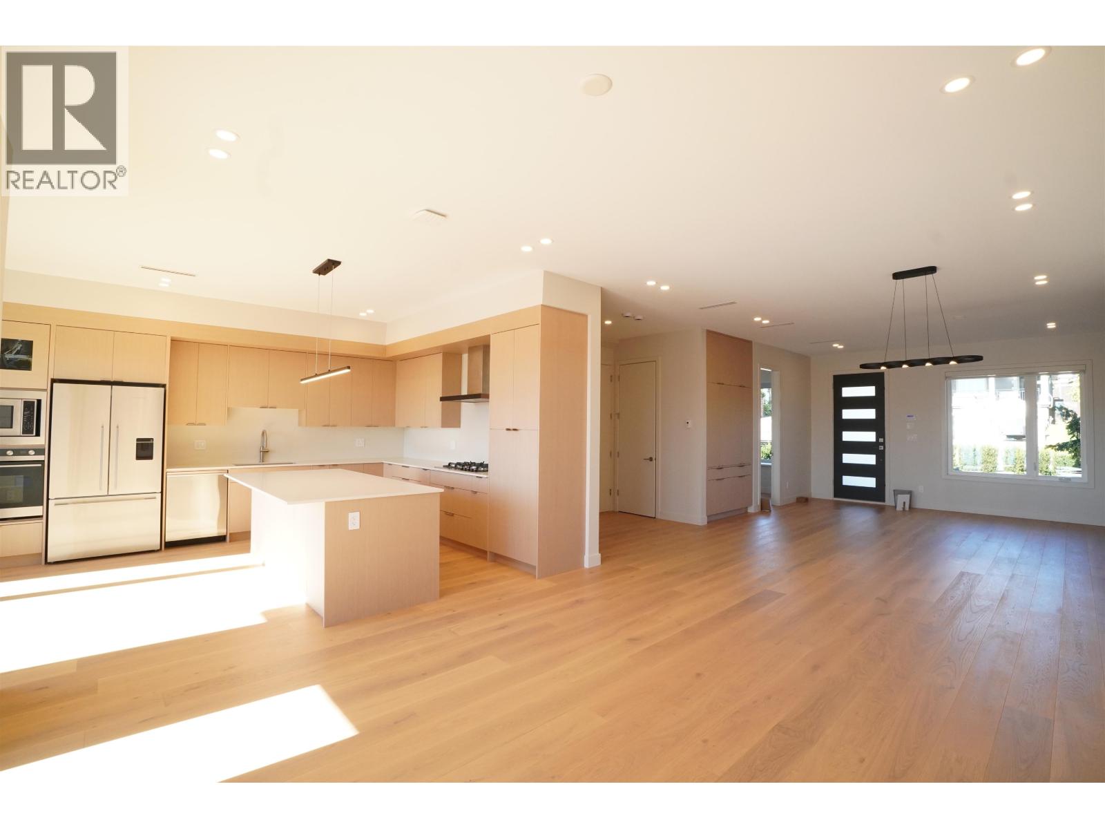 6252 KITCHENER STREET, Burnaby