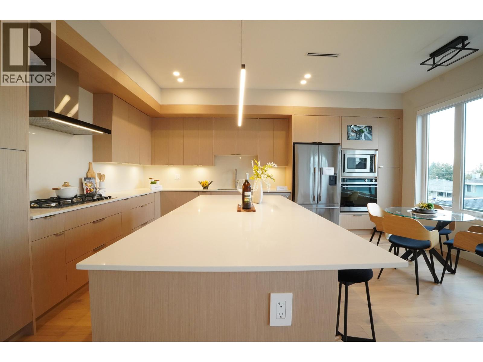 6252 KITCHENER STREET, Burnaby