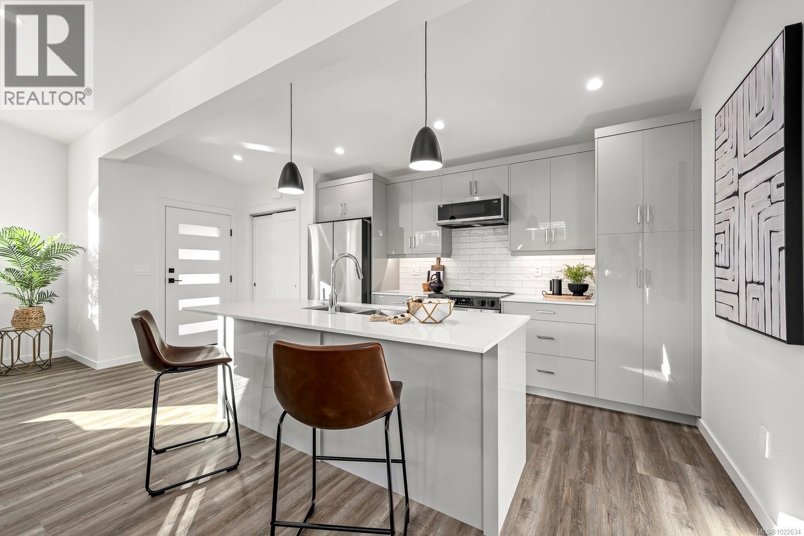 #24 3025 ROYSTON RD - 11