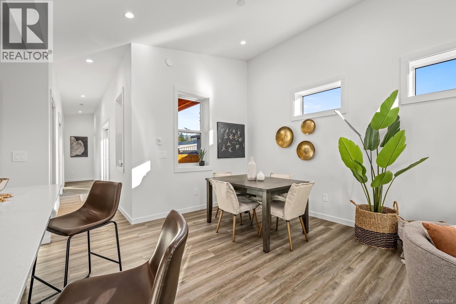 #24 3025 ROYSTON RD - 18