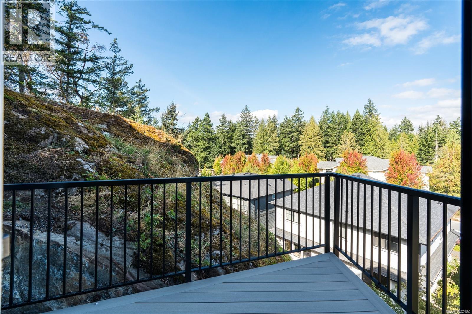 1 571 Bezanton Way, Colwood