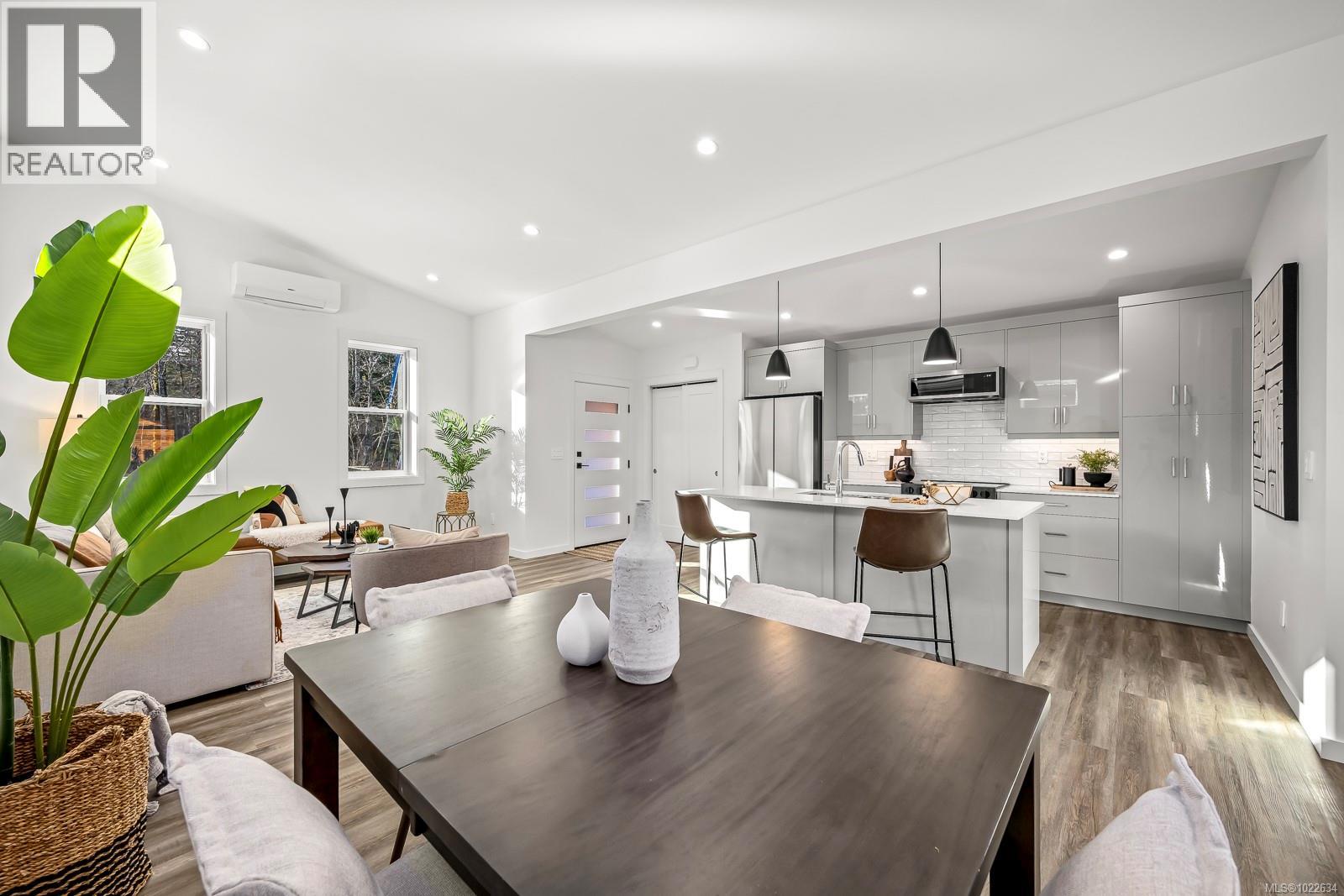 #24 3025 ROYSTON RD - 7