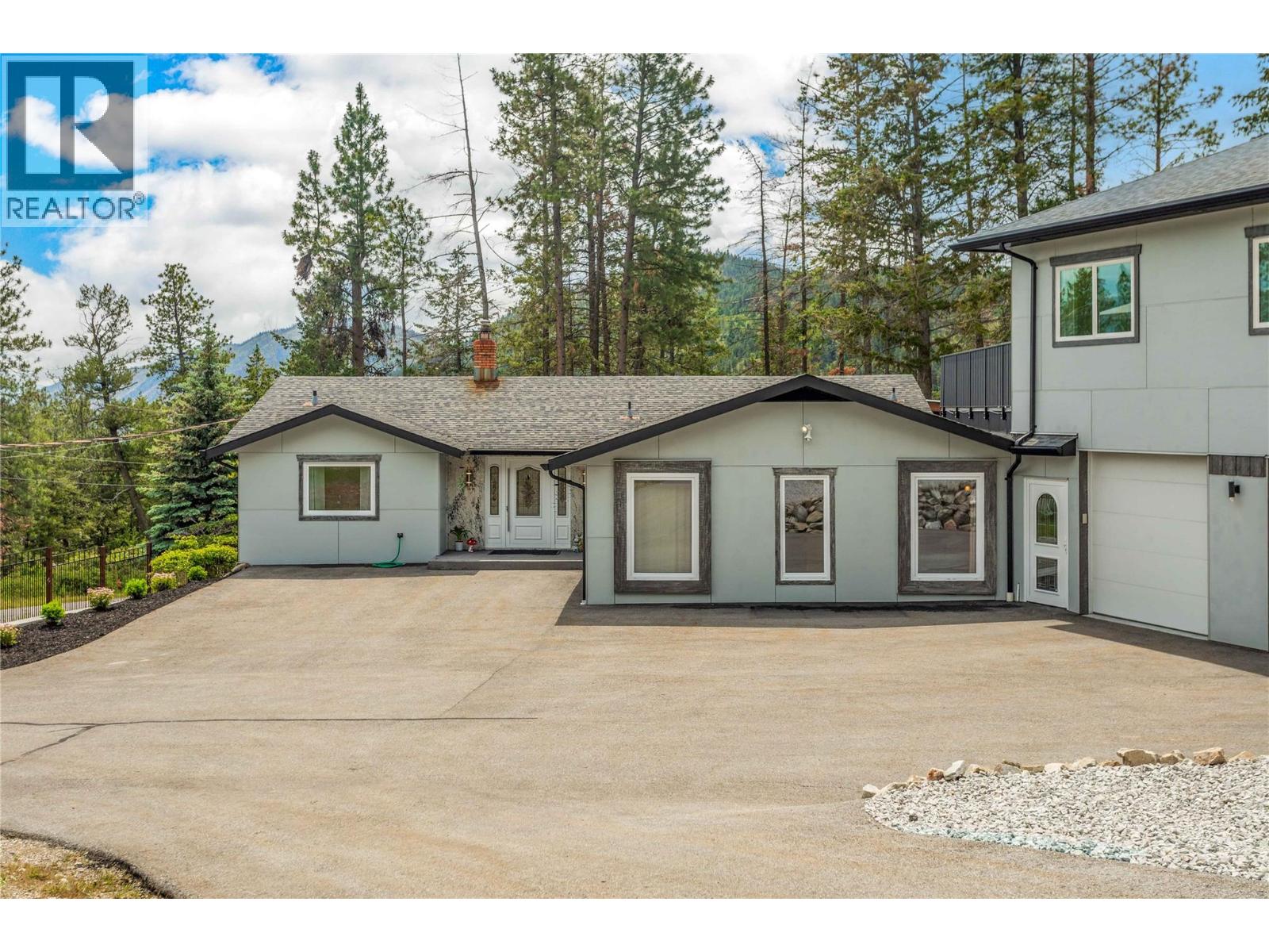  5308 Law Street, Peachland