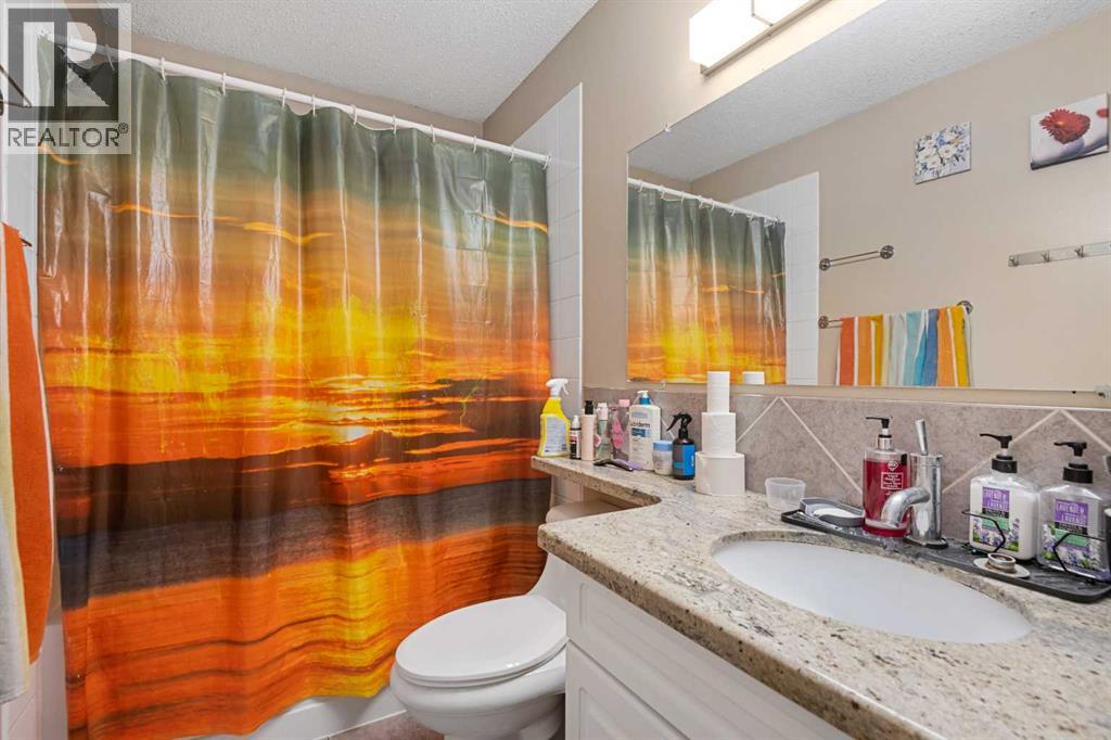 Single Family House Bungalow for Sale in  Madeira Place NE Marlborough Park Calgary 