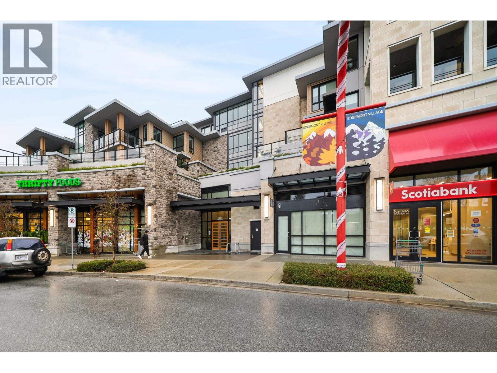 201 3220 CONNAUGHT CRESCENT, North Vancouver