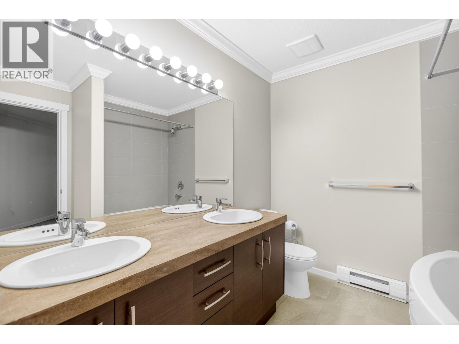 408 300 KLAHANIE DRIVE, Port Moody