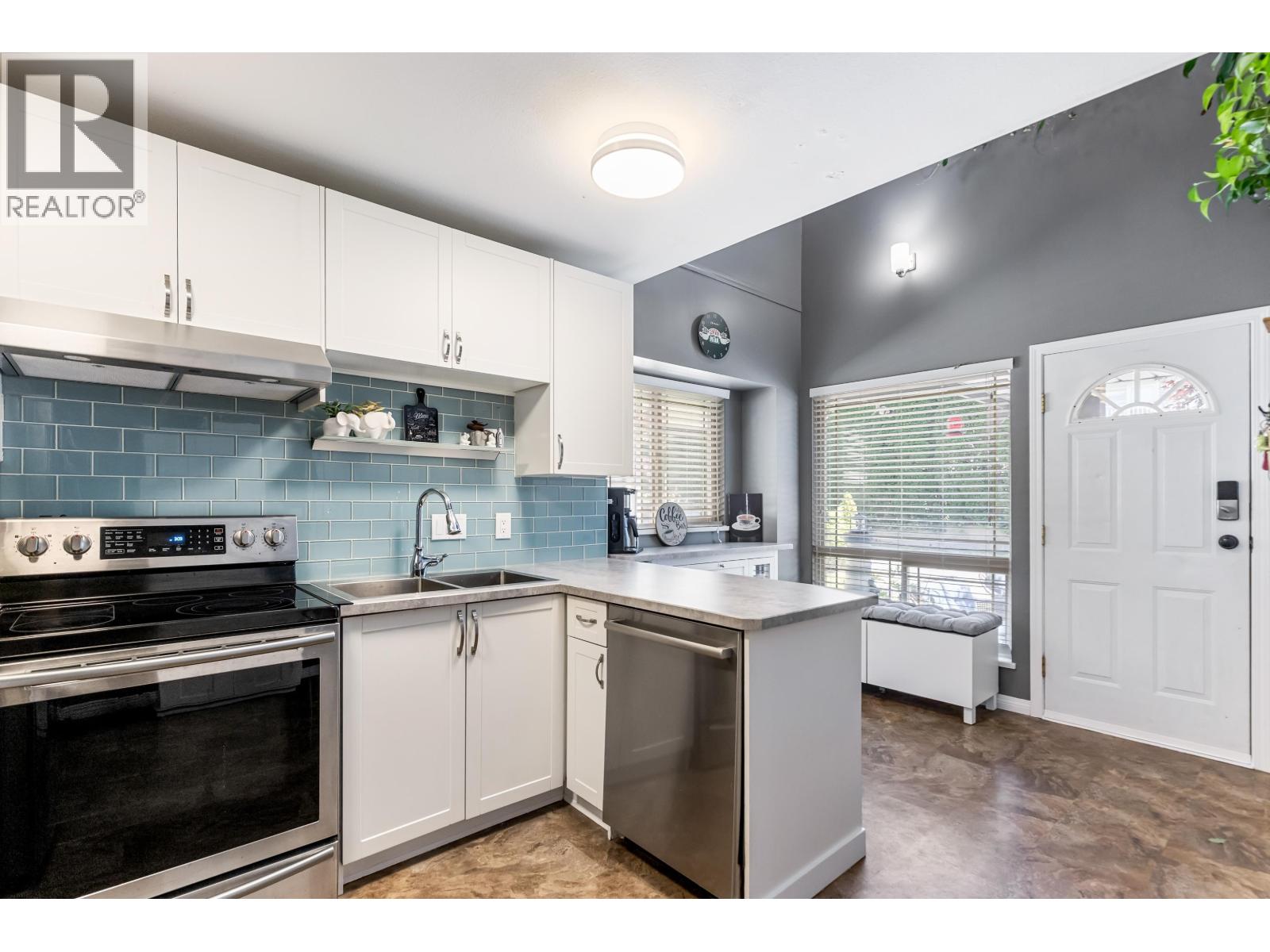 5 22980 ABERNETHY LANE, Maple Ridge