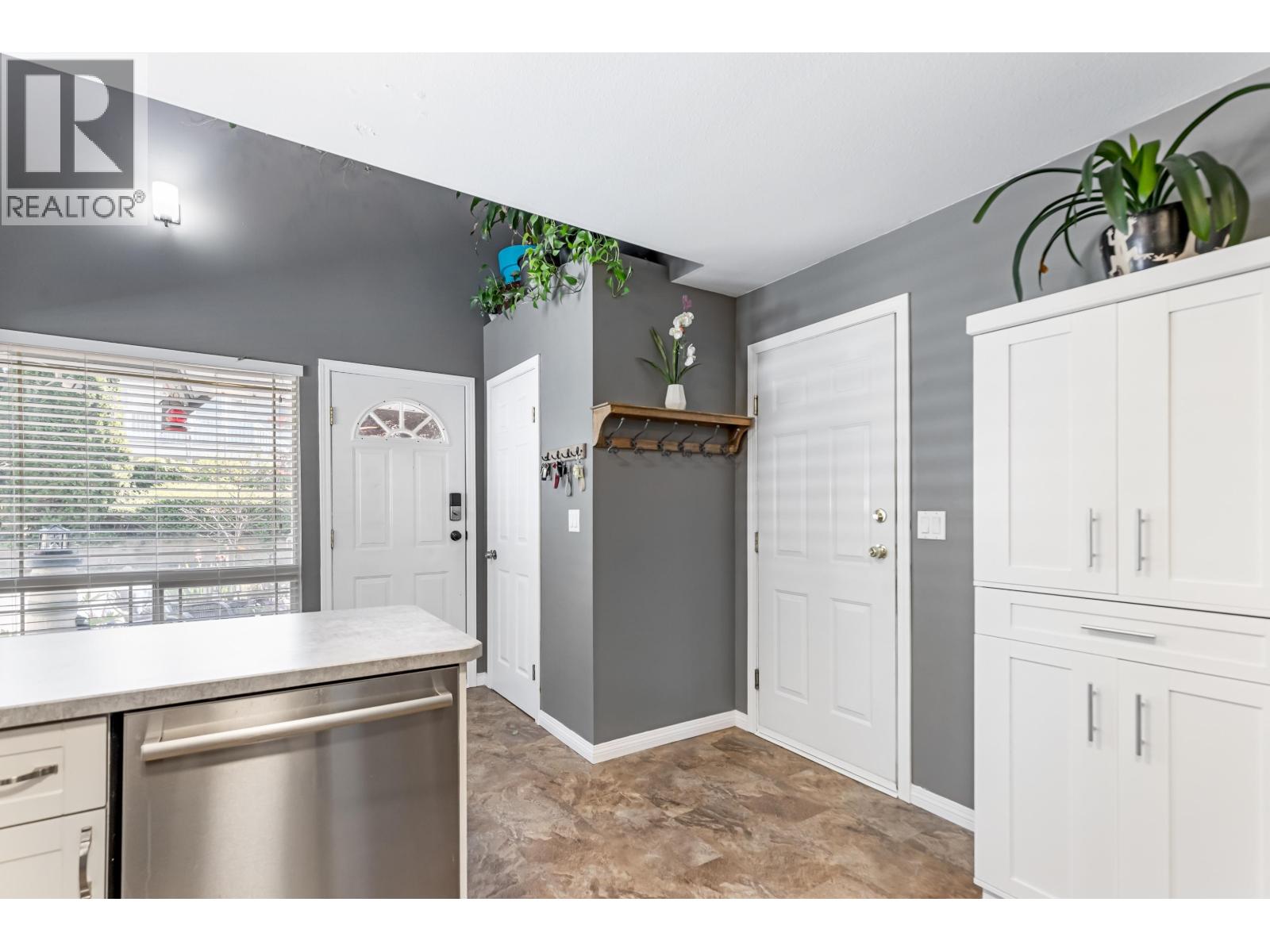 5 22980 ABERNETHY LANE, Maple Ridge