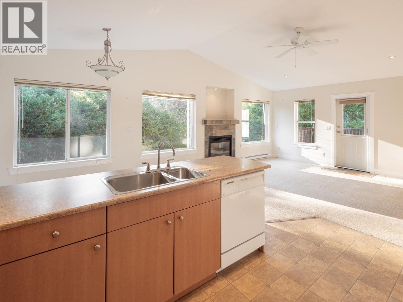 28 12710 LAGOON ROAD, Pender Harbour