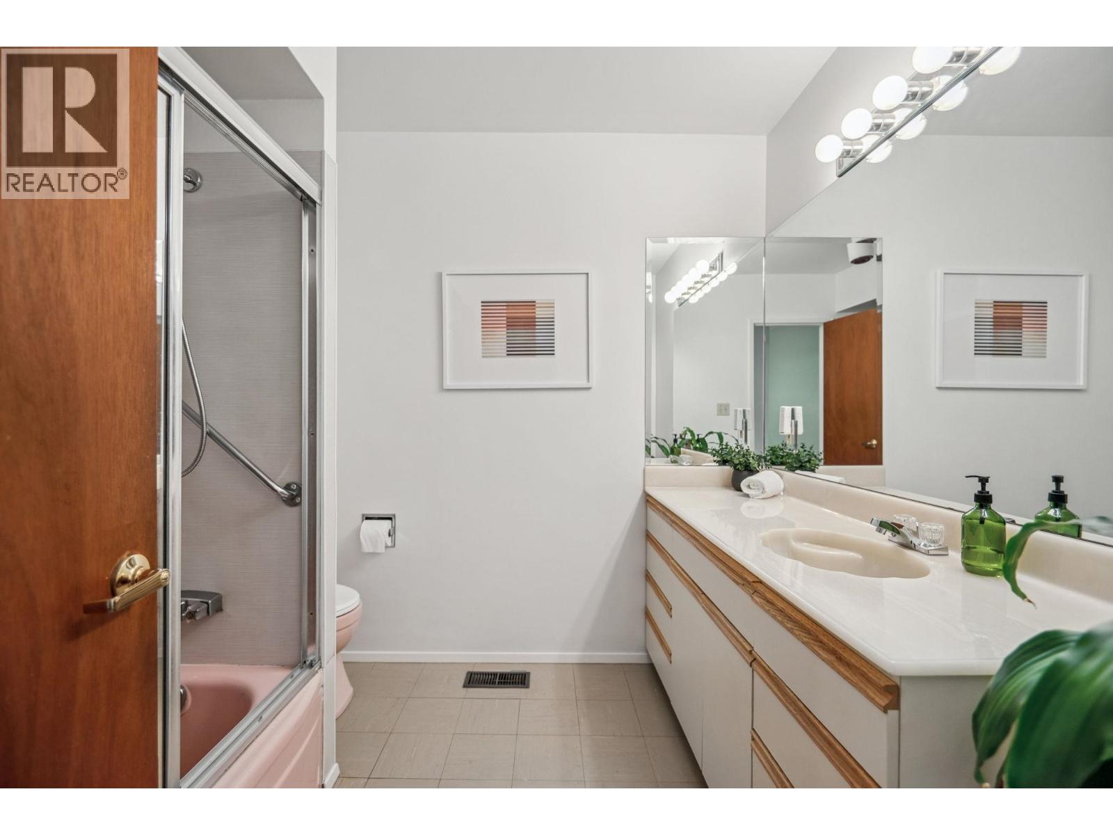 2174 HOSKINS ROAD, North Vancouver