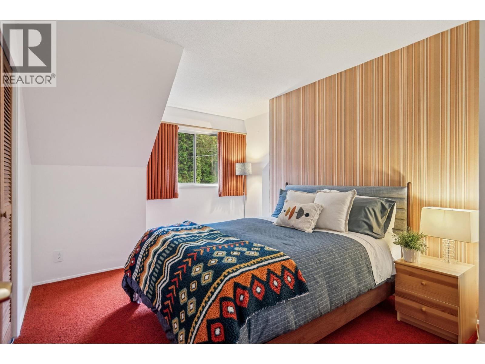 2174 HOSKINS ROAD, North Vancouver