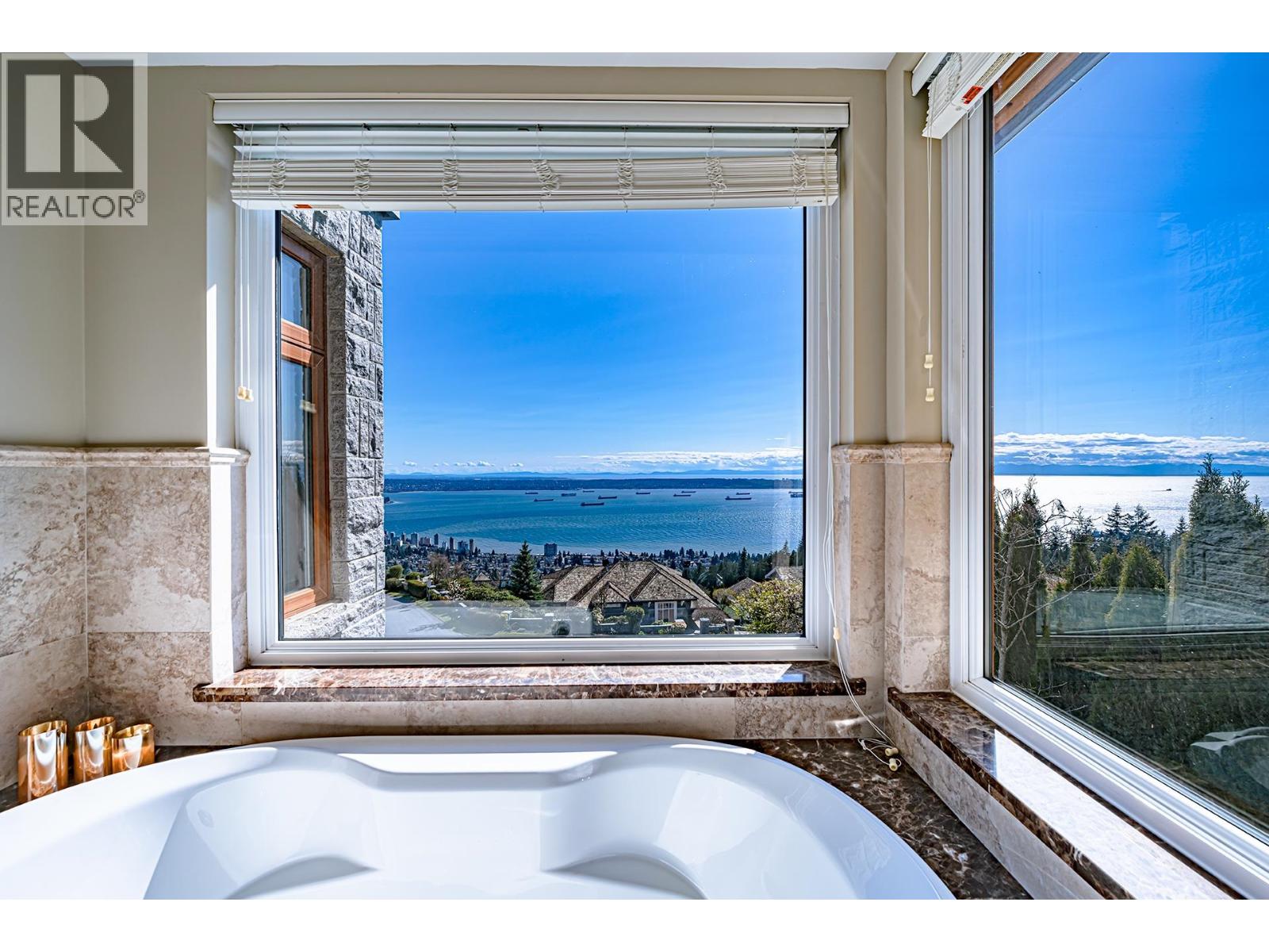 2420 HALSTON COURT, West Vancouver