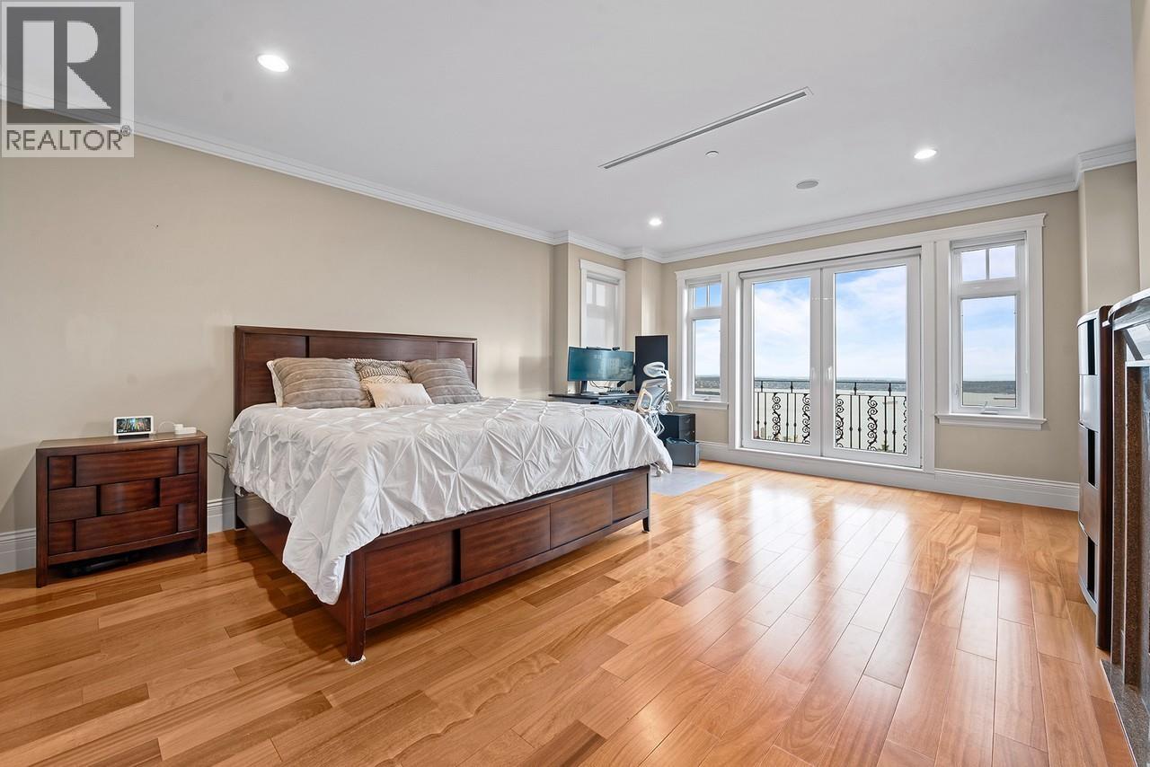 2420 HALSTON COURT, West Vancouver