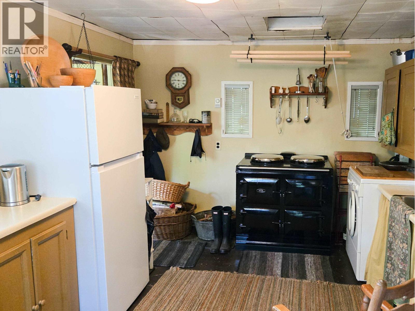 793 ANDY'S BAY ROAD, Gambier Island