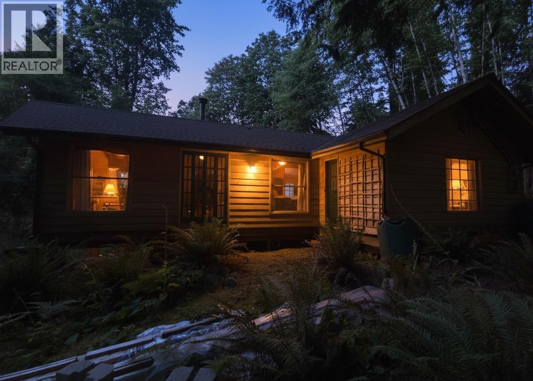 793 ANDY'S BAY ROAD, Gambier Island