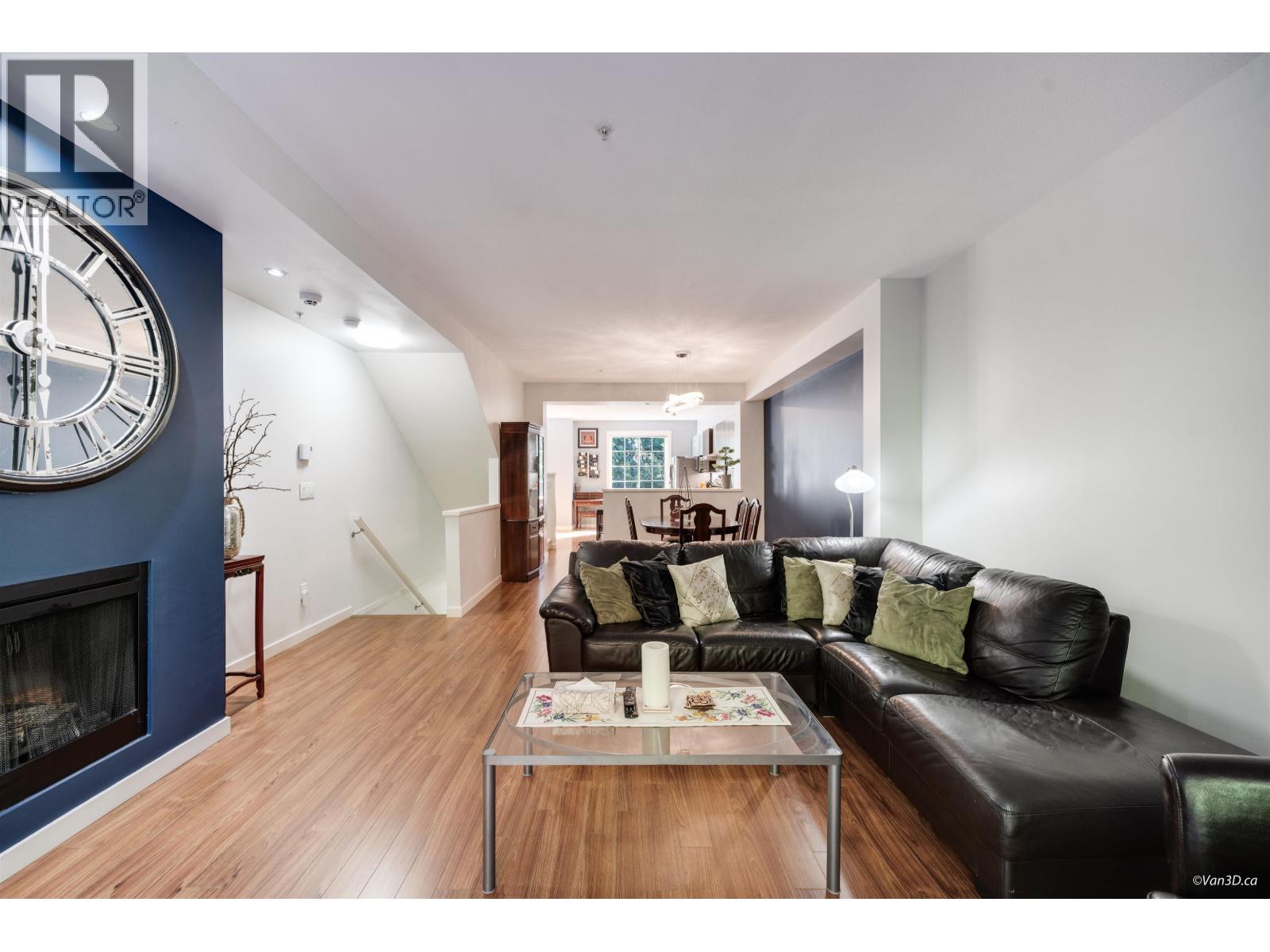 25 550 BROWNING PLACE, North Vancouver