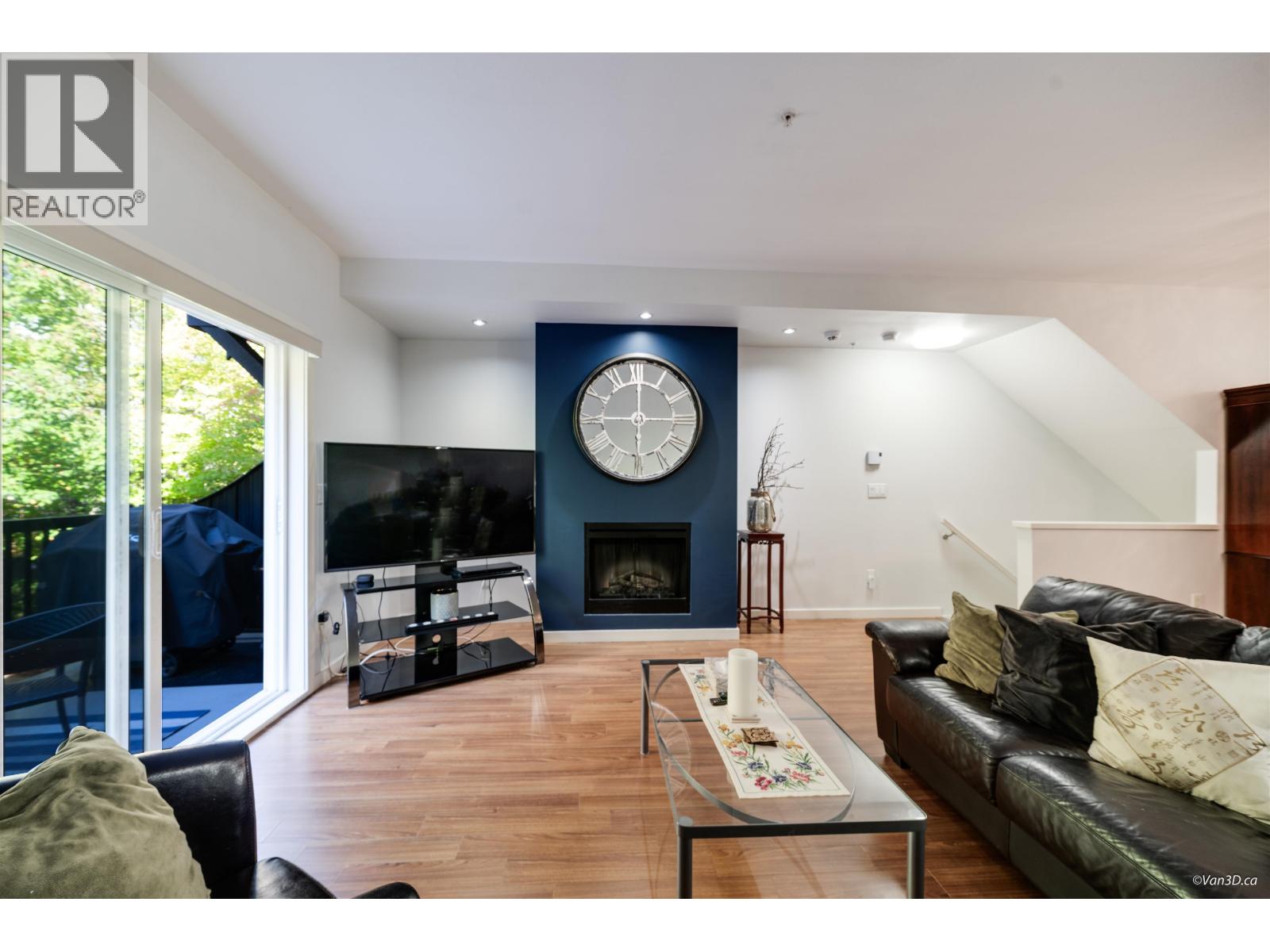 25 550 BROWNING PLACE, North Vancouver