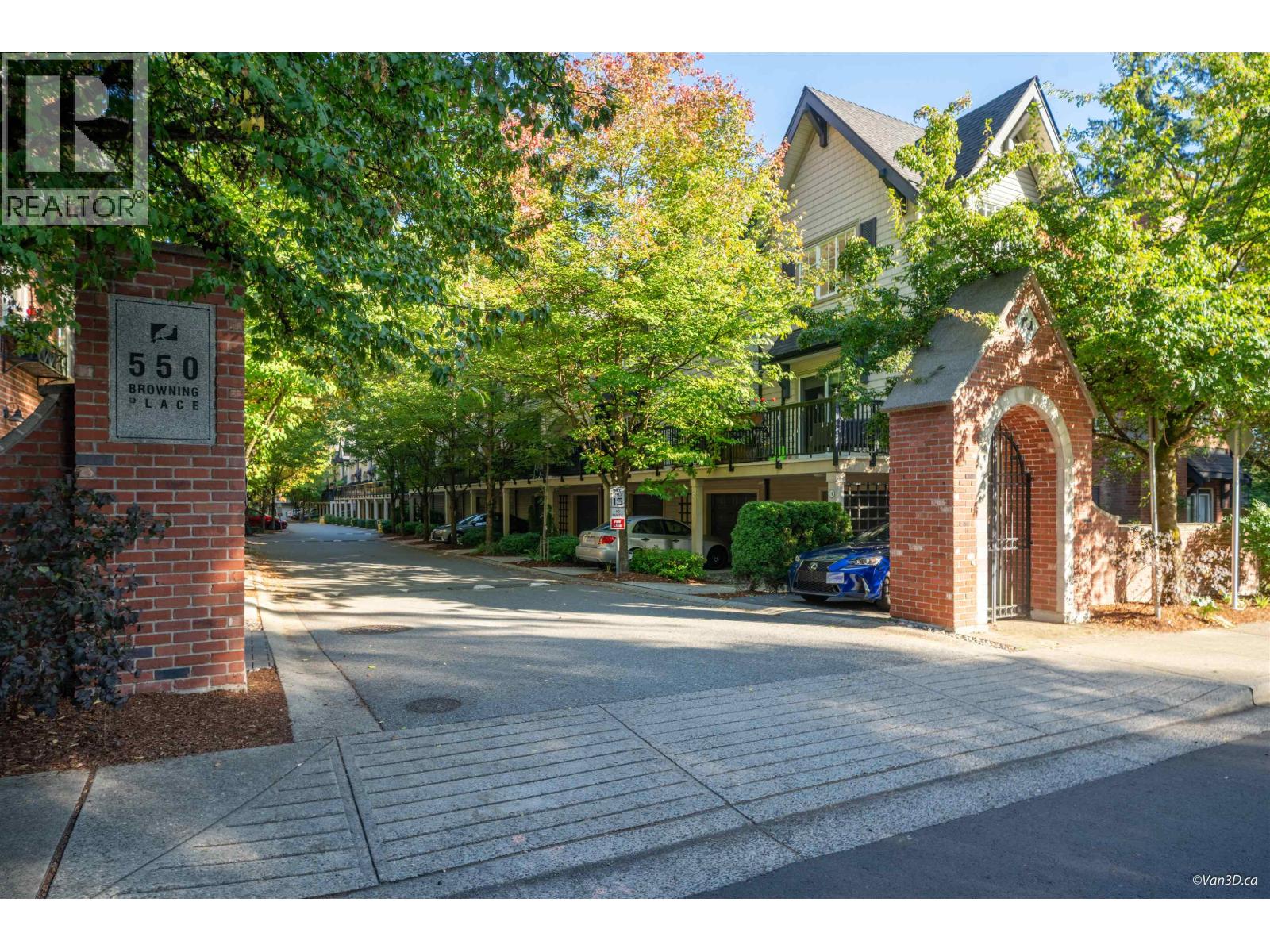 25 550 BROWNING PLACE, North Vancouver