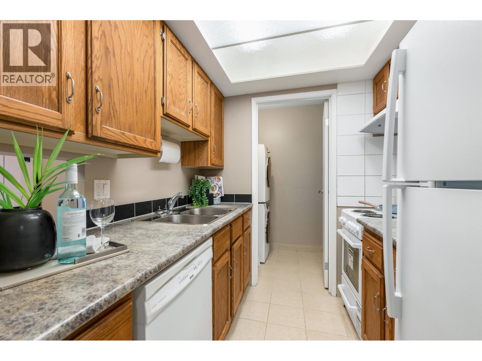 608 6595 WILLINGDON AVENUE, Burnaby