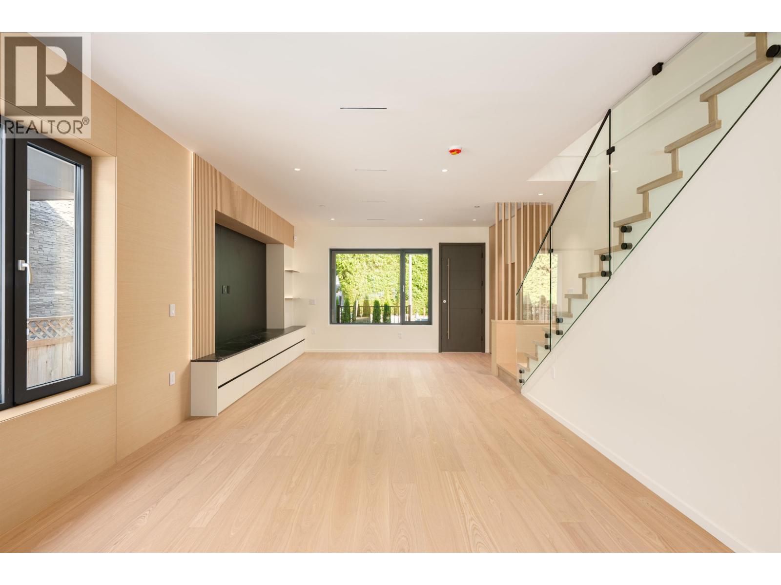 4475 WALLACE STREET, Vancouver