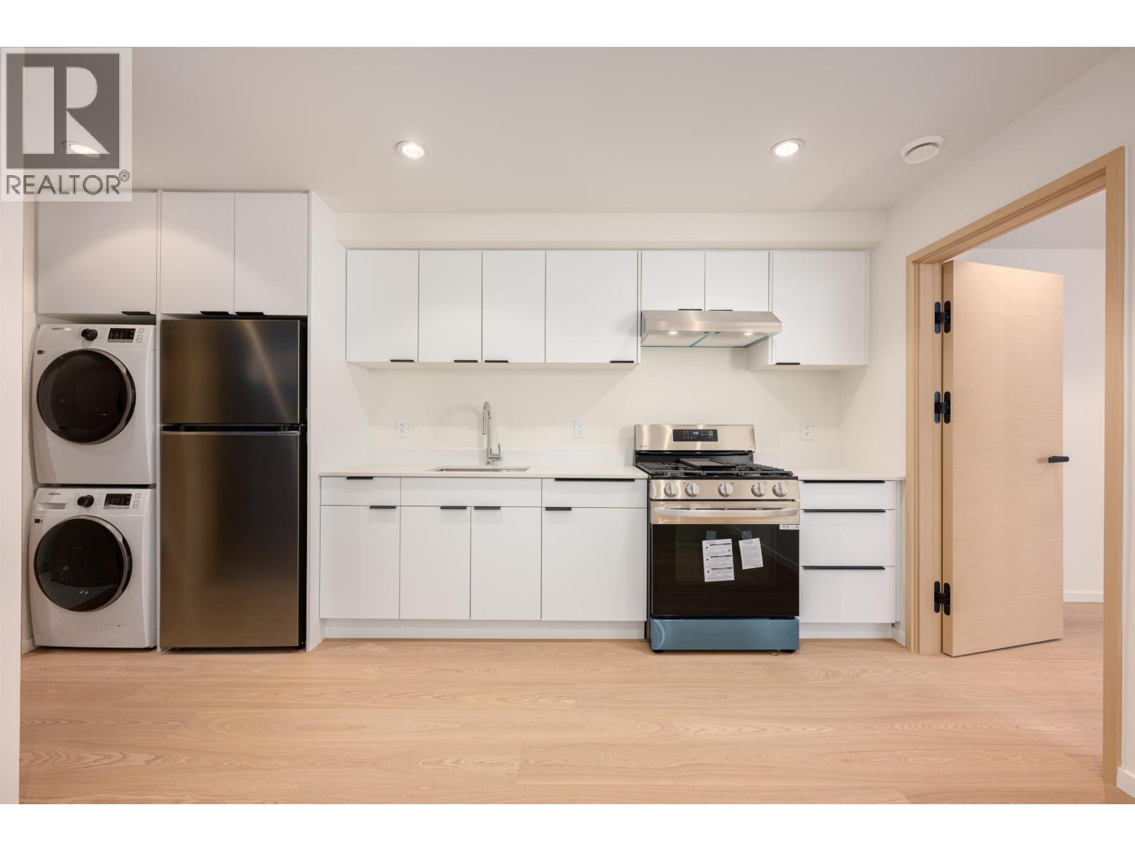 4475 WALLACE STREET, Vancouver