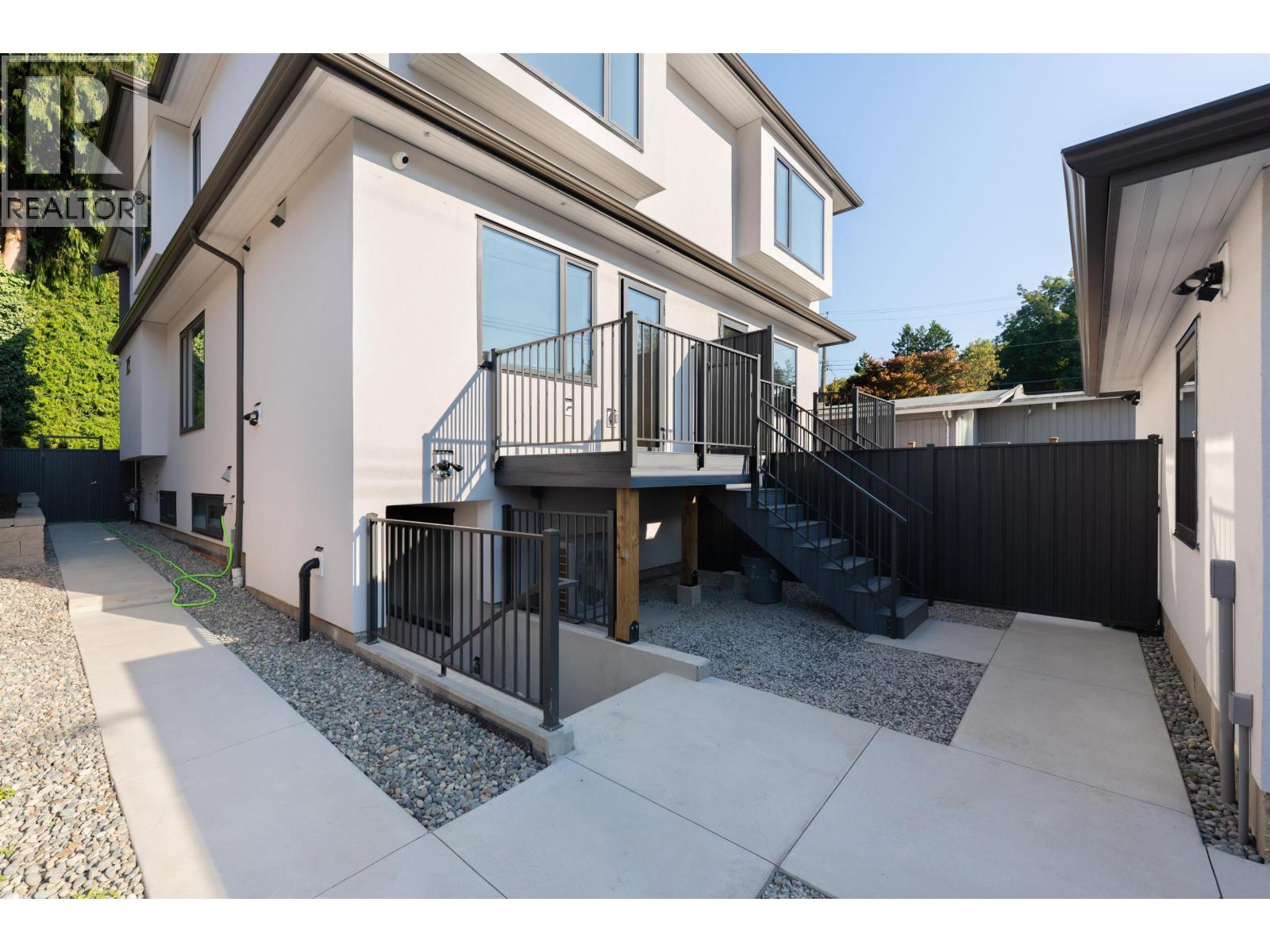 4475 WALLACE STREET, Vancouver