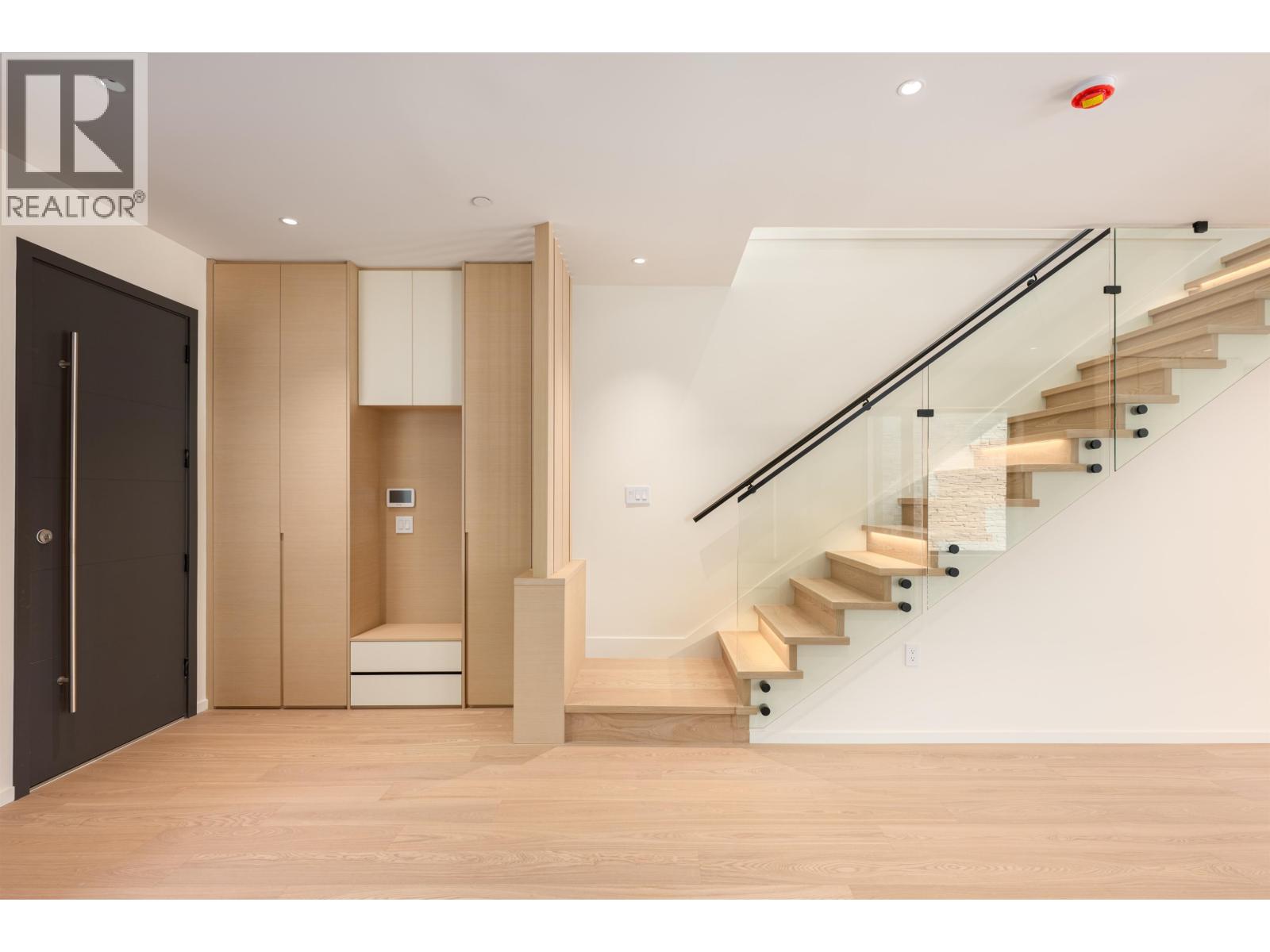 4475 WALLACE STREET, Vancouver