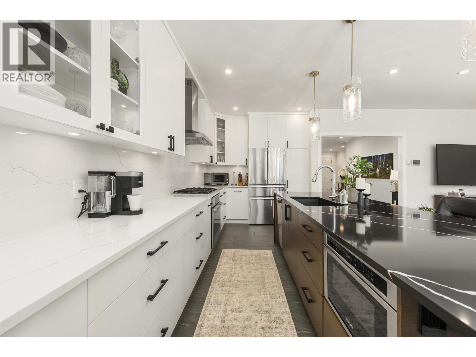 #204-6505 3 Avenue, Delta