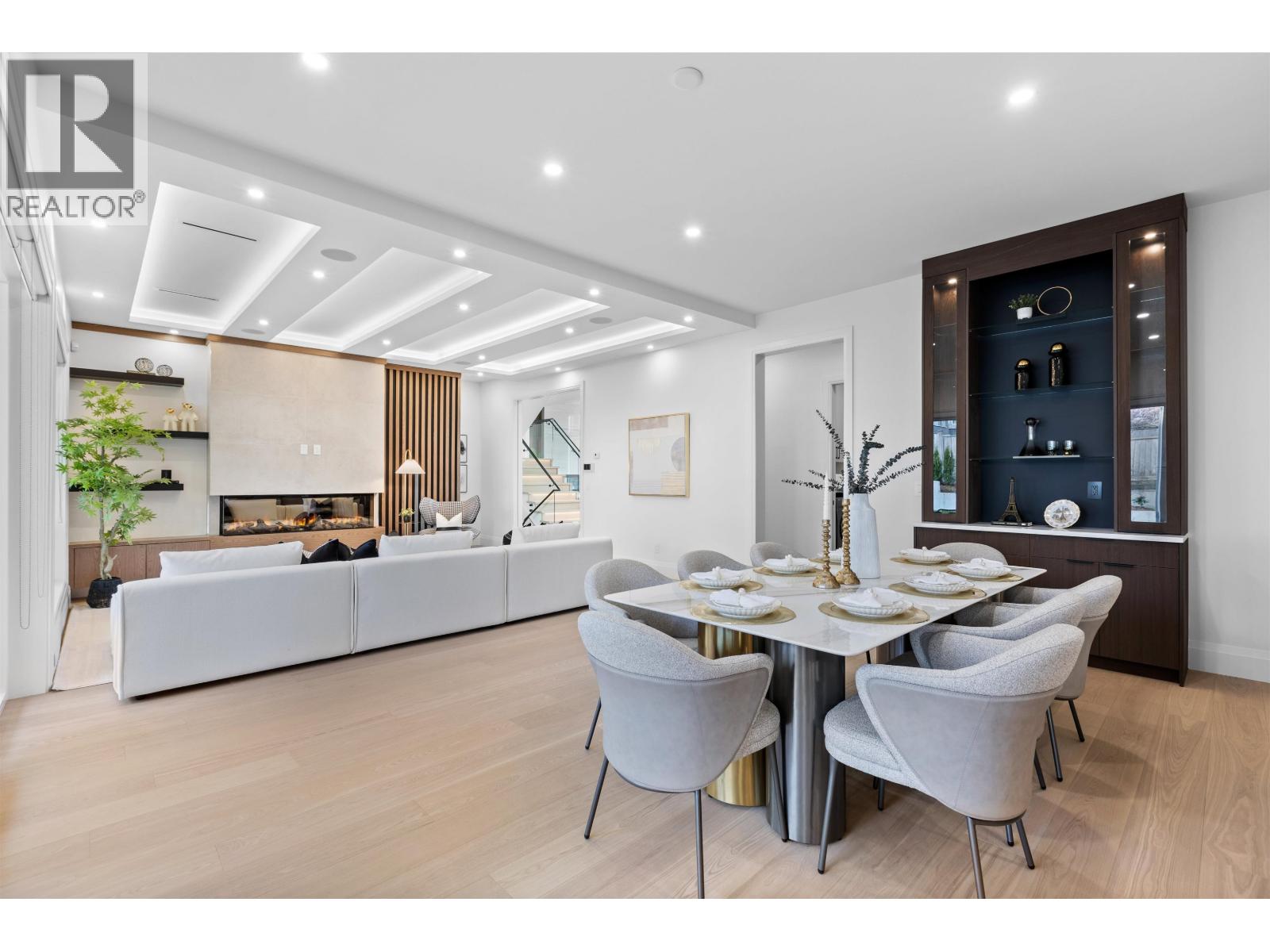 7370 BURRIS STREET, Burnaby