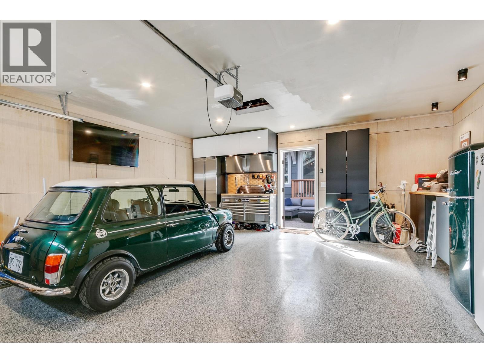 251 JENSEN STREET, New Westminster