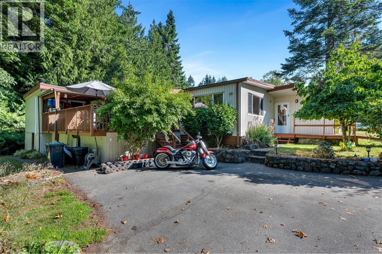#13 5838 Blythwood Rd - 1