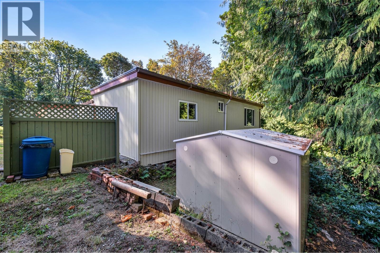 #13 5838 Blythwood Rd - 24