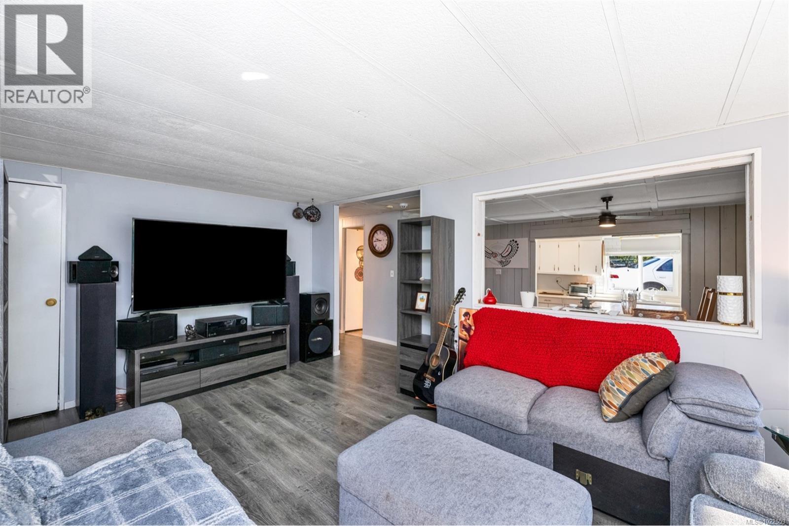 #13 5838 Blythwood Rd - 40