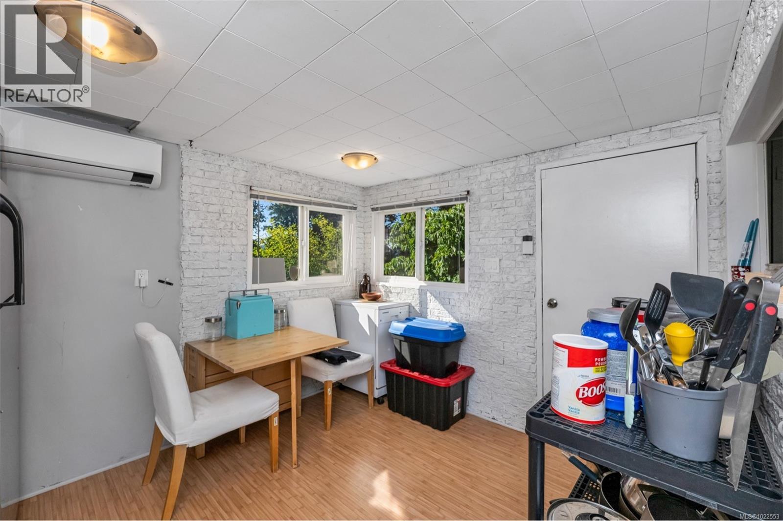 #13 5838 Blythwood Rd - 46