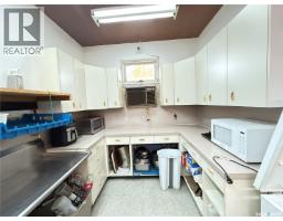 303 1st Avenue E, Gravelbourg, SK S0H1X0 Photo 12