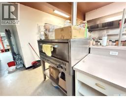303 1st Avenue E, Gravelbourg, SK S0H1X0 Photo 14
