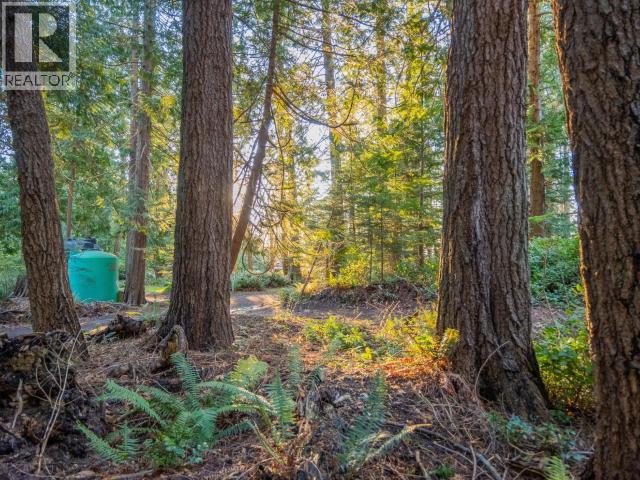 1136 HERCHMER ROAD, Savary Island