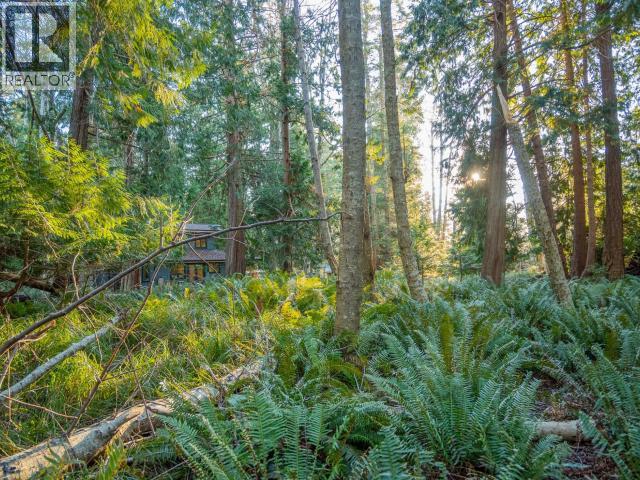 1136 HERCHMER ROAD, Savary Island