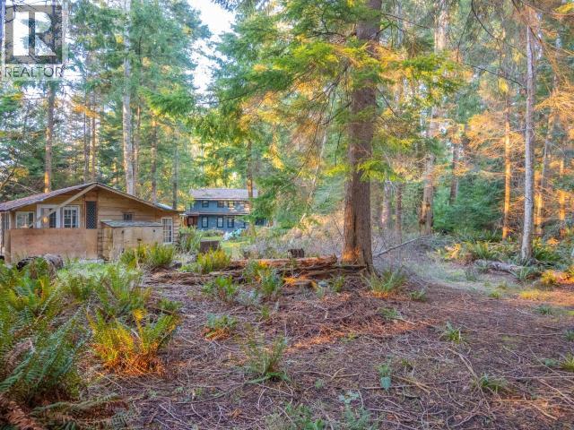 1136 HERCHMER ROAD, Savary Island