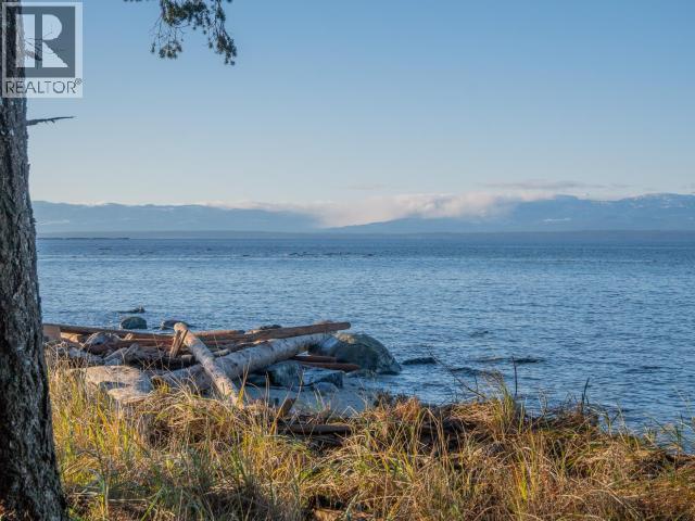 1136 HERCHMER ROAD, Savary Island