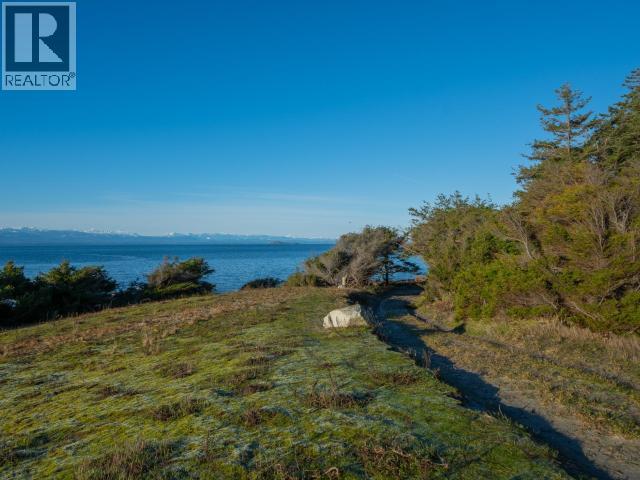 1136 HERCHMER ROAD, Savary Island